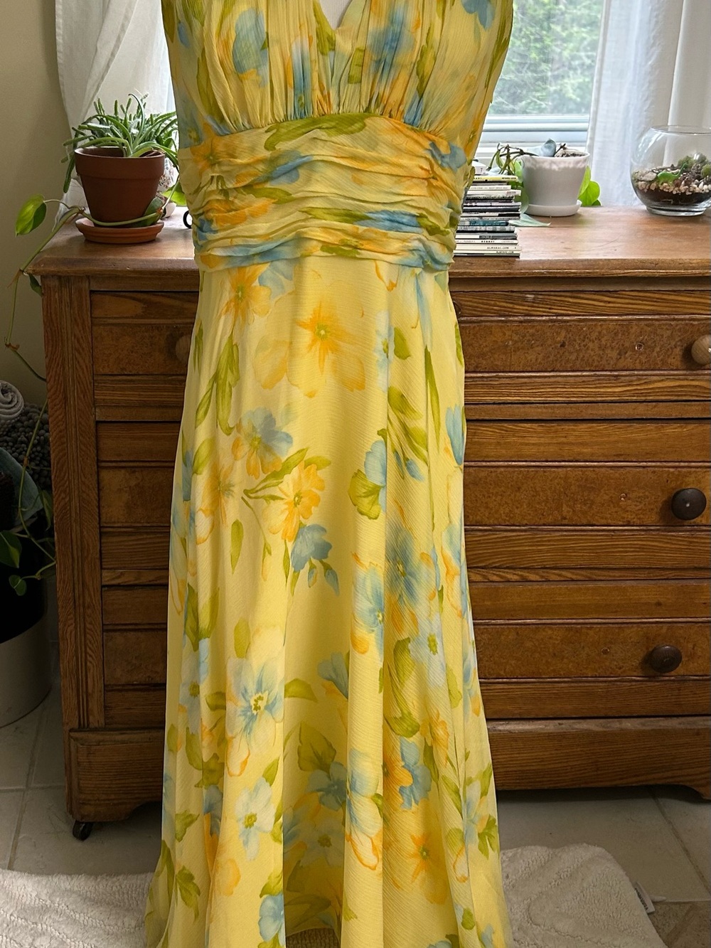 Donna Morgan Yellow Floral Tie at the Neck Silk Maxi Dress Size 12